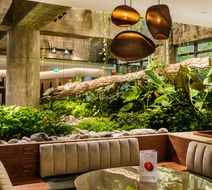 Holiday Inn Lisbon Continental Lobby