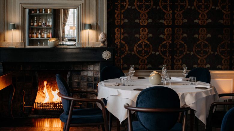 <b>Chateau Neercanne Restaurant</b>. Images powered by <a href="https://www.leonardoworldwide.com/" title="Leonardo Worldwide" target="_blank">Leonardo</a>.