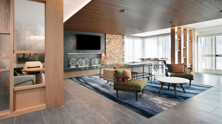 Fairfield Inn & Suites Chino Lobby