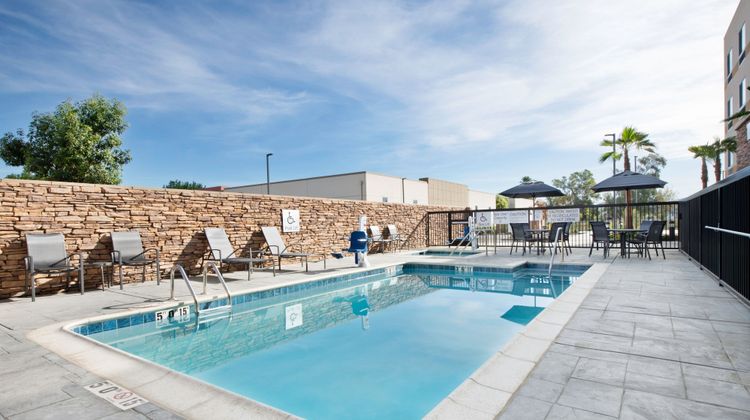 Fairfield Inn & Suites Chino Pool