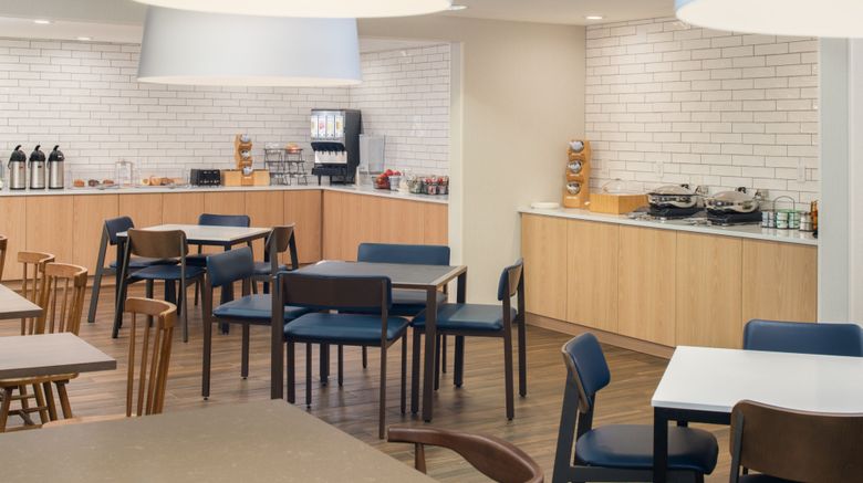 <b>Fairfield Inn & Suites Portland Airport Restaurant</b>. Images powered by <a href="https://www.leonardoworldwide.com/" title="Leonardo Worldwide" target="_blank">Leonardo</a>.