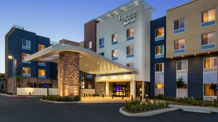 Fairfield Inn & Suites San Diego North Exterior