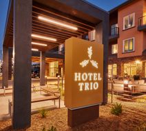 Hotel Trio Healdsburg Exterior