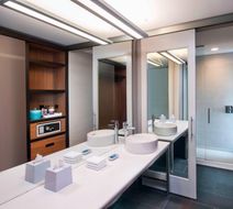 Aloft Syracuse Inner Harbor Room