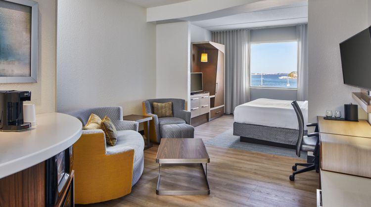 Courtyard St Petersburg Clearwater Room