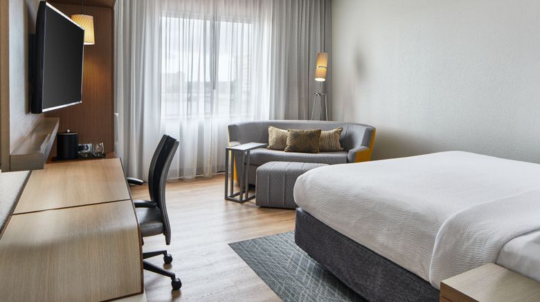 <b>Courtyard St Petersburg Clearwater Room</b>. Images powered by <a href="https://www.leonardoworldwide.com/" title="Leonardo Worldwide" target="_blank">Leonardo</a>.