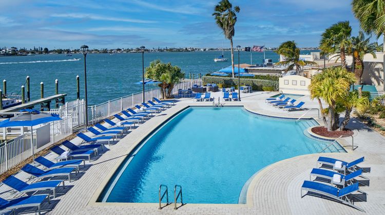 Courtyard St Petersburg Clearwater Pool