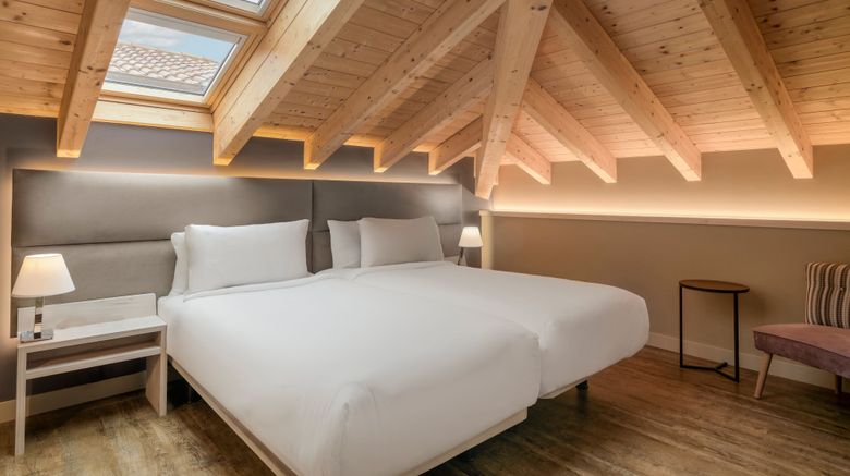 <b>Palacio Tondo, La Rioja Brinas Room</b>. Images powered by <a href="https://www.leonardoworldwide.com/" title="Leonardo Worldwide" target="_blank">Leonardo</a>.