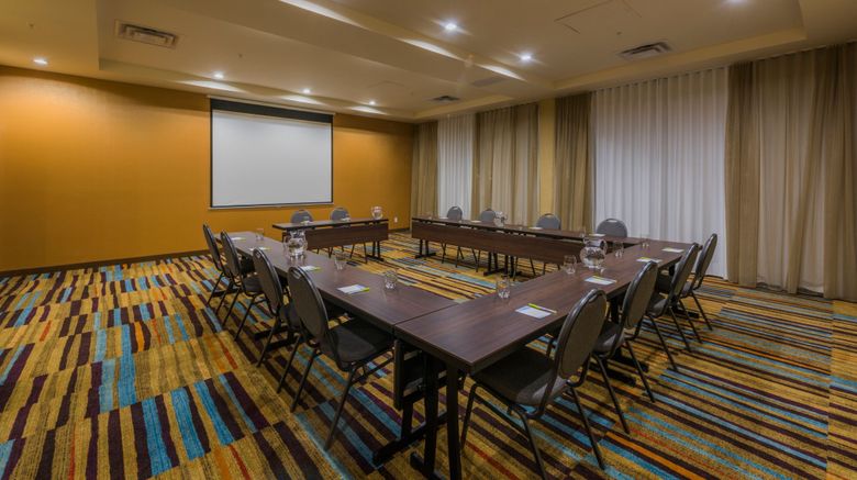 <b>Fairfield Inn & Suites Kamloops Meeting</b>. Images powered by <a href="https://www.leonardoworldwide.com/" title="Leonardo Worldwide" target="_blank">Leonardo</a>.