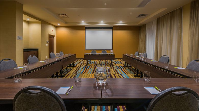 <b>Fairfield Inn & Suites Kamloops Meeting</b>. Images powered by <a href="https://www.leonardoworldwide.com/" title="Leonardo Worldwide" target="_blank">Leonardo</a>.