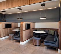 Courtyard by Marriott Bettendorf Lobby