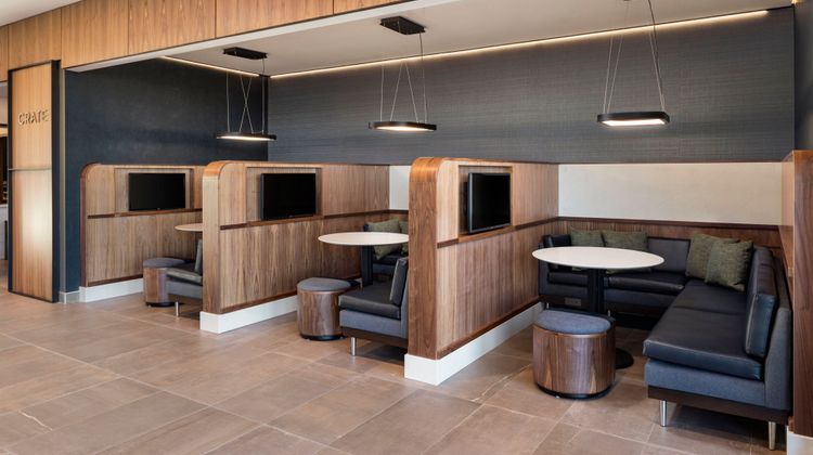 Courtyard by Marriott Bettendorf Lobby