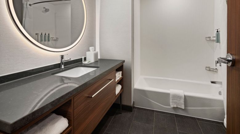 <b>Courtyard by Marriott Bettendorf Room</b>. Images powered by <a href="https://www.leonardoworldwide.com/" title="Leonardo Worldwide" target="_blank">Leonardo</a>.