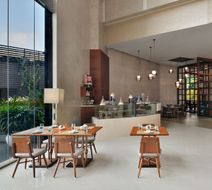 Kochi Marriott Hotel Lobby