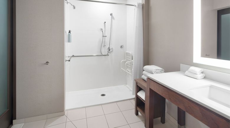 <b>Courtyard Seattle SeaTac Airport Room</b>. Images powered by <a href="https://www.leonardoworldwide.com/" title="Leonardo Worldwide" target="_blank">Leonardo</a>.