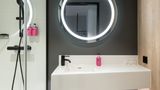 <b>Moxy Outletcity Metzingen Room</b>. Images powered by <a href="https://www.leonardoworldwide.com/" title="Leonardo Worldwide" target="_blank">Leonardo</a>.