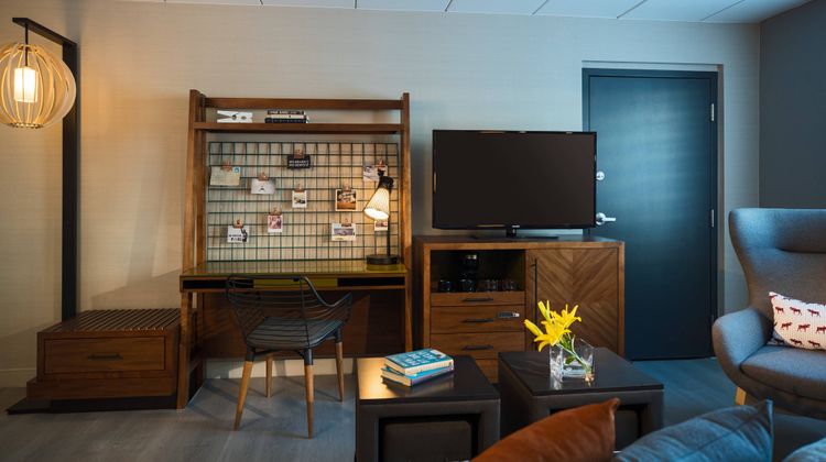 Renaissance Minneapolis Bloomington Room