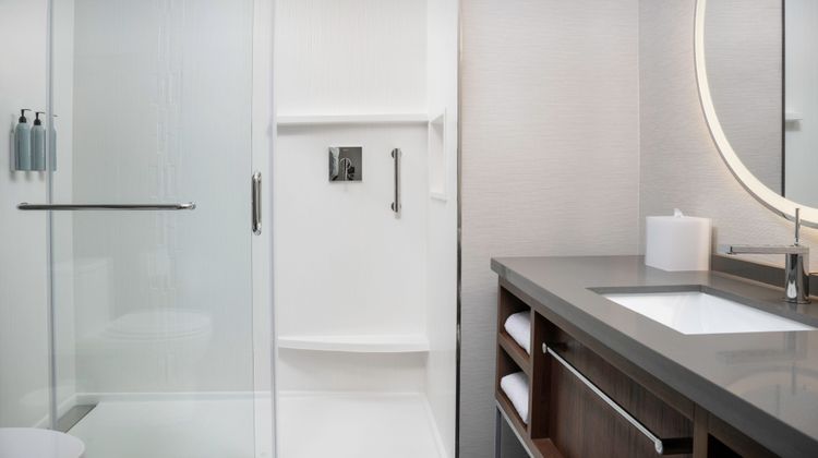 Courtyard By Marriott Northport Room