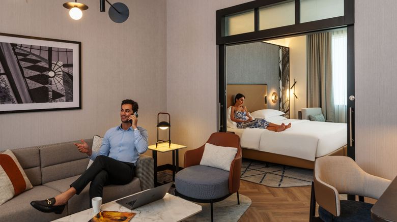 <b>Sheraton Mall of the Emirates Hotel Suite</b>. Images powered by <a href="https://www.leonardoworldwide.com/" title="Leonardo Worldwide" target="_blank">Leonardo</a>.