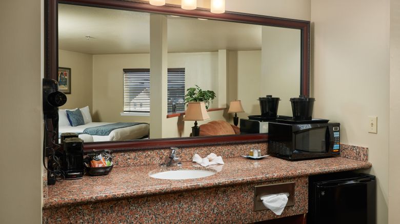 <b>Garibaldi House Inn Suite</b>. Images powered by <a href="https://www.leonardoworldwide.com/" title="Leonardo Worldwide" target="_blank">Leonardo</a>.