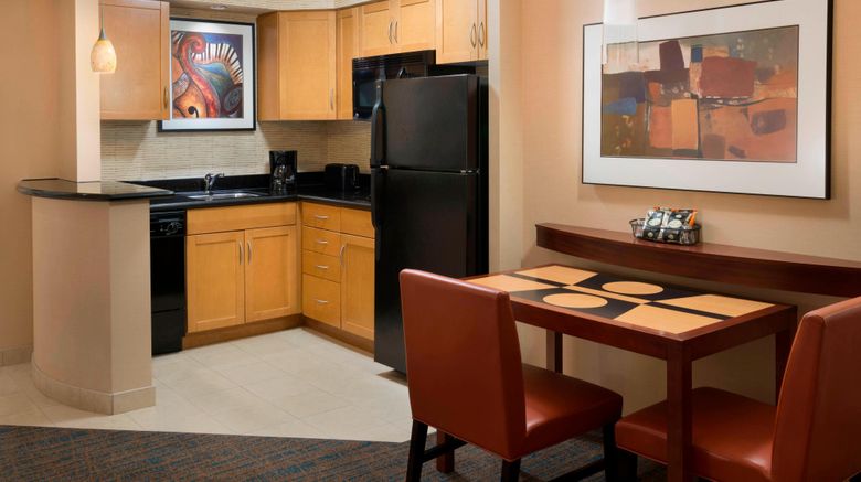 <b>Residence Inn Toronto Downtown Room</b>. Images powered by <a href="https://www.leonardoworldwide.com/" title="Leonardo Worldwide" target="_blank">Leonardo</a>.