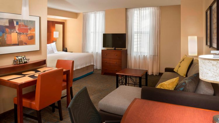 Residence Inn Toronto Downtown Room