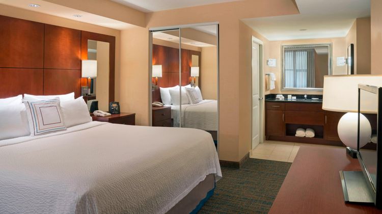 Residence Inn Toronto Downtown Room