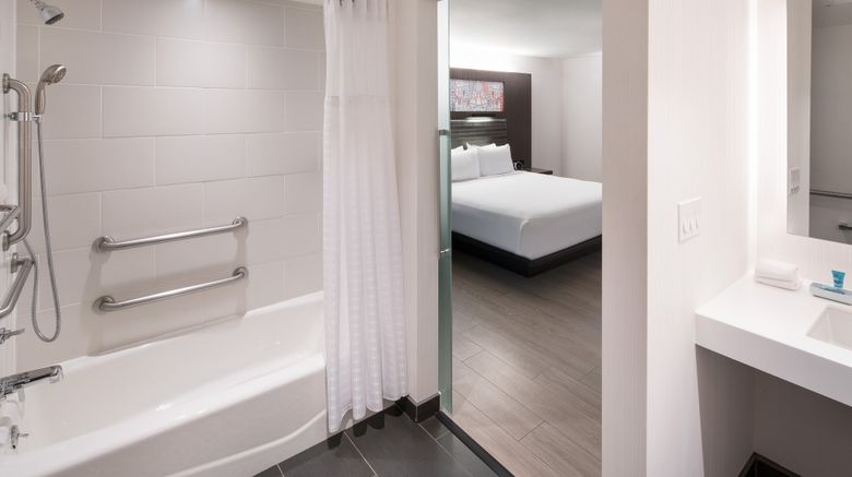 <b>Aloft Sunnyvale Room</b>. Images powered by <a href="https://www.leonardoworldwide.com/" title="Leonardo Worldwide" target="_blank">Leonardo</a>.
