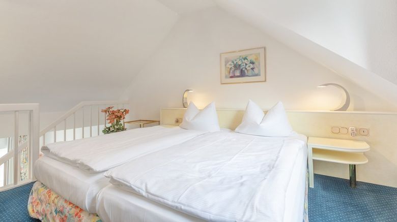 <b>Hotel Bellevue Suite</b>. Images powered by <a href="https://www.leonardoworldwide.com/" title="Leonardo Worldwide" target="_blank">Leonardo</a>.