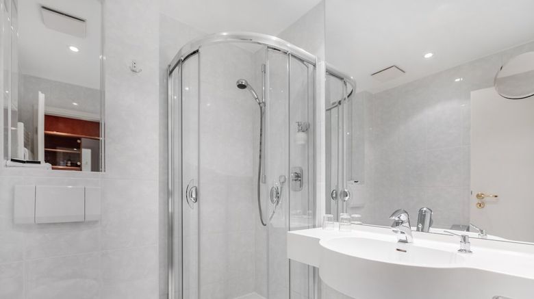 <b>Hotel Bellevue Room</b>. Images powered by <a href="https://www.leonardoworldwide.com/" title="Leonardo Worldwide" target="_blank">Leonardo</a>.