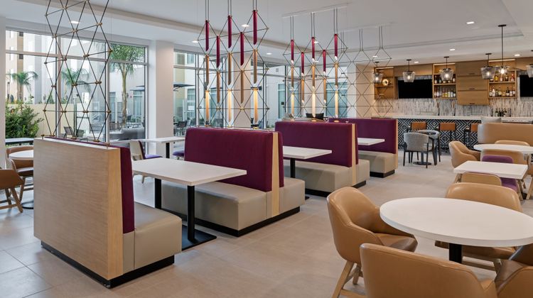 Residence Inn Chatsworth Restaurant