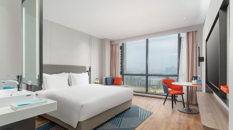 Holiday Inn Express Jimei New Town Room