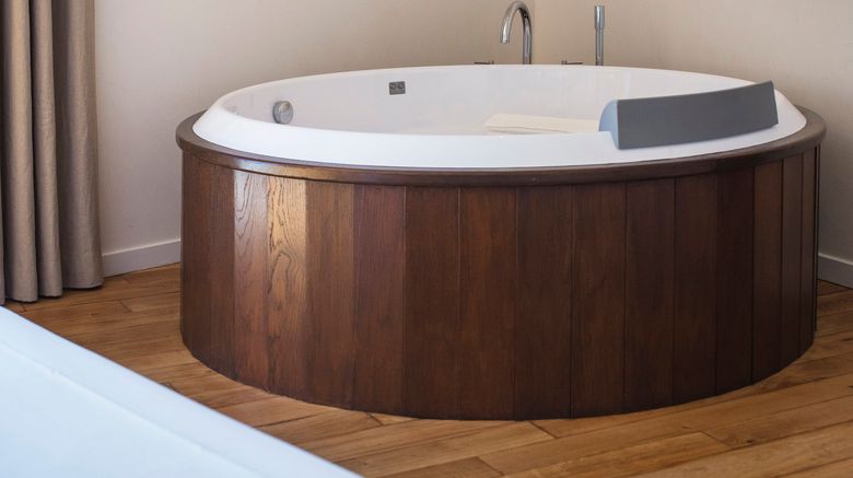 <b>Le Clos Des Sens Room</b>. Images powered by <a href="https://www.leonardoworldwide.com/" title="Leonardo Worldwide" target="_blank">Leonardo</a>.