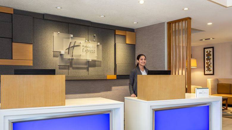 <b>Holiday Inn Express & Suites Redding Exterior</b>. Images powered by <a href="https://www.leonardoworldwide.com/" title="Leonardo Worldwide" target="_blank">Leonardo</a>.