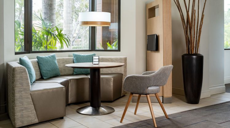 Courtyard by Marriott Naples Lobby