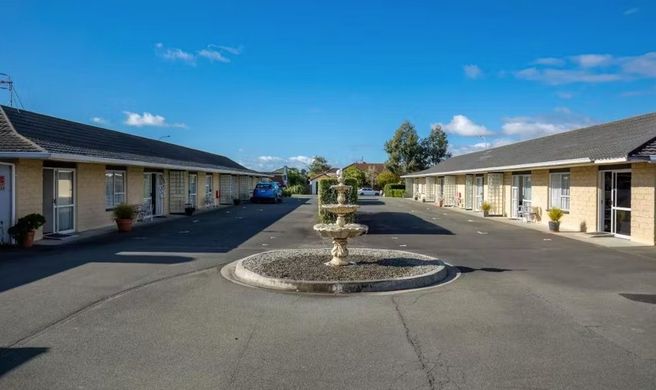 ASURE Fountain Resort Motel Exterior