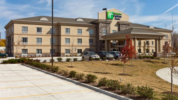 Holiday Inn Express Stes Newton Exterior