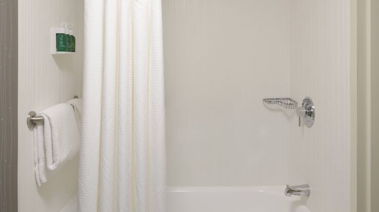 <b>Courtyard by Marriott Lynchburg Room</b>. Images powered by <a href="https://www.leonardoworldwide.com/" title="Leonardo Worldwide" target="_blank">Leonardo</a>.
