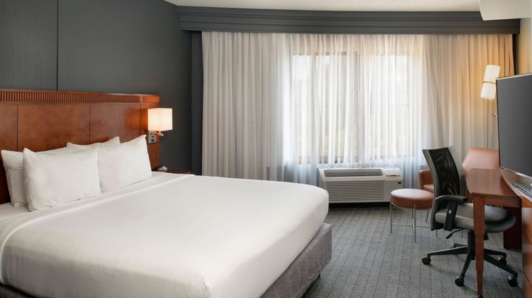 Courtyard Memphis Collierville Room