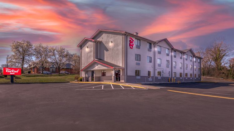 Red Roof Inn Suffolk Exterior