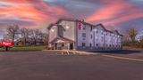 Red Roof Inn Suffolk Exterior