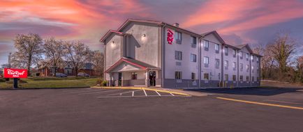 Red Roof Inn Suffolk Exterior