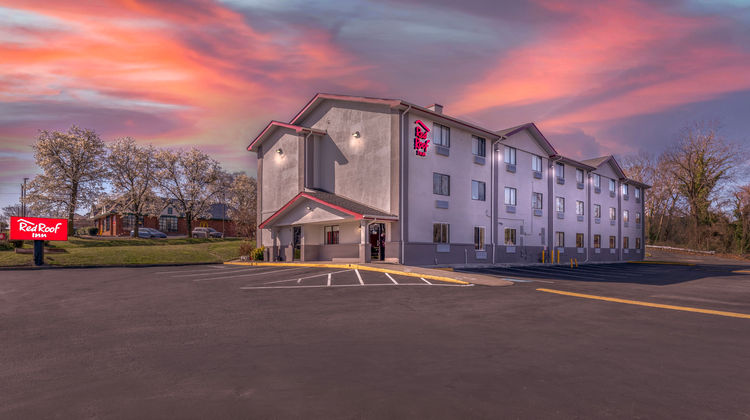 Red Roof Inn Suffolk Exterior