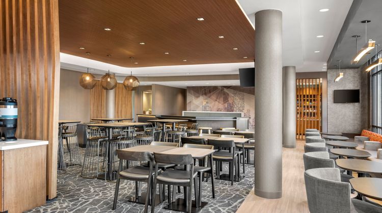 SpringHill Suites Menomonee Falls Lobby