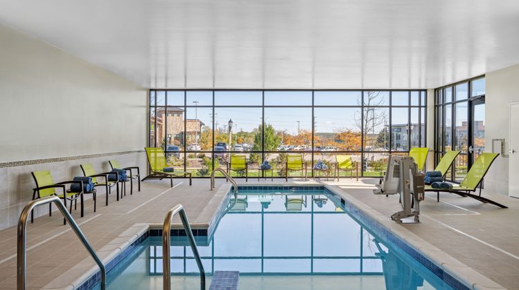 SpringHill Suites Menomonee Falls Pool