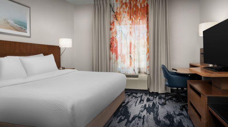 <b>Fairfield Inn & Suites Panama City Beach Room</b>. Images powered by <a href="https://www.leonardoworldwide.com/" title="Leonardo Worldwide" target="_blank">Leonardo</a>.