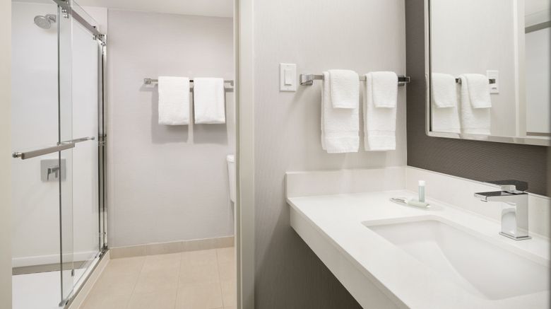 <b>Courtyard San Mateo Foster City Room</b>. Images powered by <a href="https://www.leonardoworldwide.com/" title="Leonardo Worldwide" target="_blank">Leonardo</a>.
