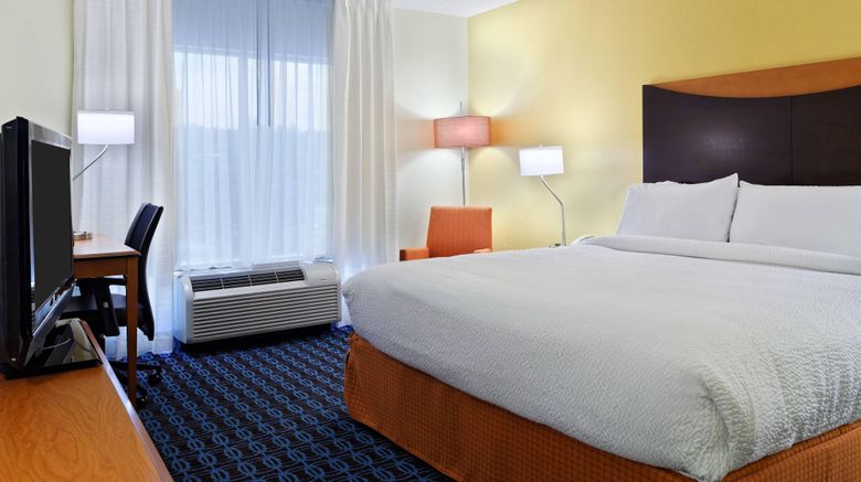 <b>Fairfield Inn/Suites Charlotte Arrowood Room</b>. Images powered by <a href="https://www.leonardoworldwide.com/" title="Leonardo Worldwide" target="_blank">Leonardo</a>.