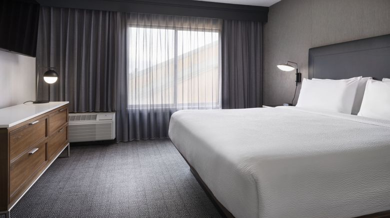 <b>Courtyard San Mateo Foster City Room</b>. Images powered by <a href="https://www.leonardoworldwide.com/" title="Leonardo Worldwide" target="_blank">Leonardo</a>.