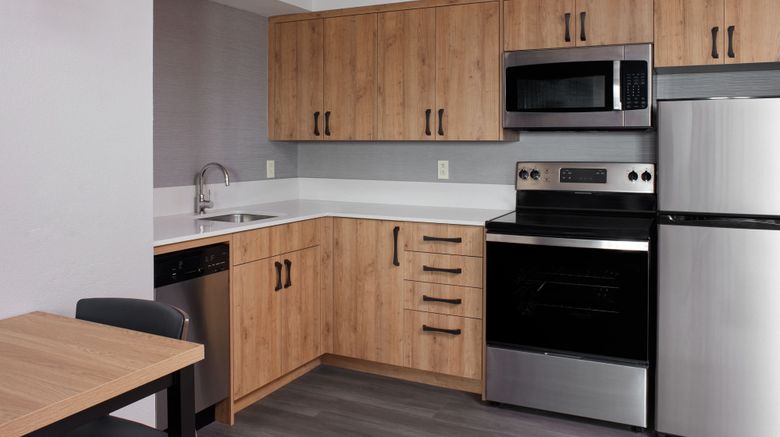 <b>Residence Inn Miss-Airport Corp Centre W Room</b>. Images powered by <a href="https://www.leonardoworldwide.com/" title="Leonardo Worldwide" target="_blank">Leonardo</a>.